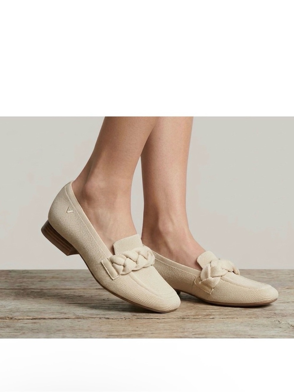 VIVAIA Caitlin Square Toe Knot Loafers Soft Beige Knit Comfort
EU/40 US/9